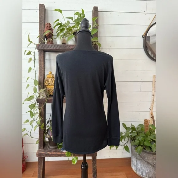 Nike Black Long Sleeve Top with White Logo - Picture 13 of 17